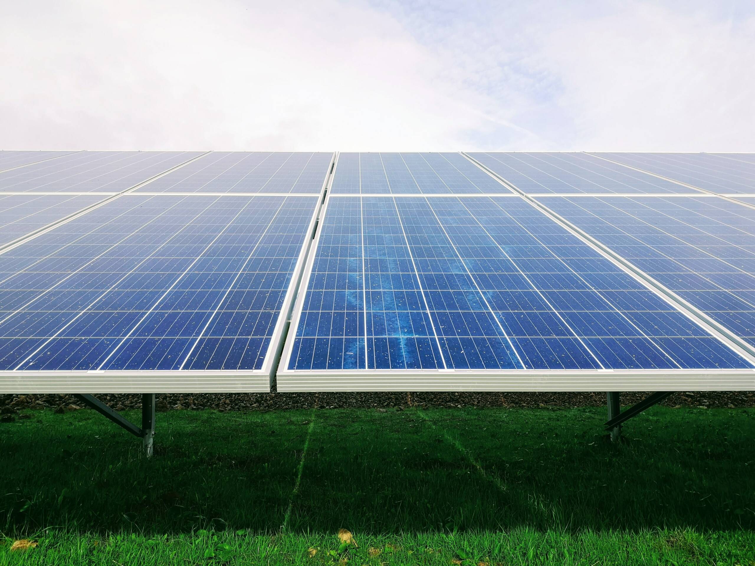 ETL ADVISION - Photovoltaikanlagen und Steuern – das sollten Sie wissen!